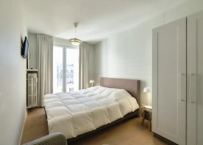 Daire Lecomte - The Shoreline Collection 4 *