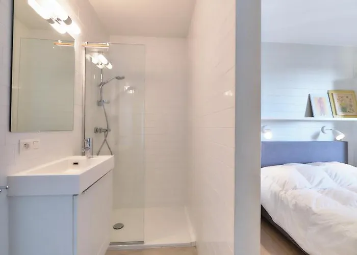 Daire Lecomte - The Shoreline Collection 4