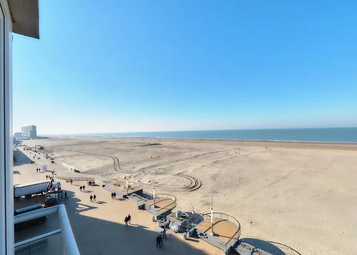 Daire Lecomte - The Shoreline Collection 4 Oostende